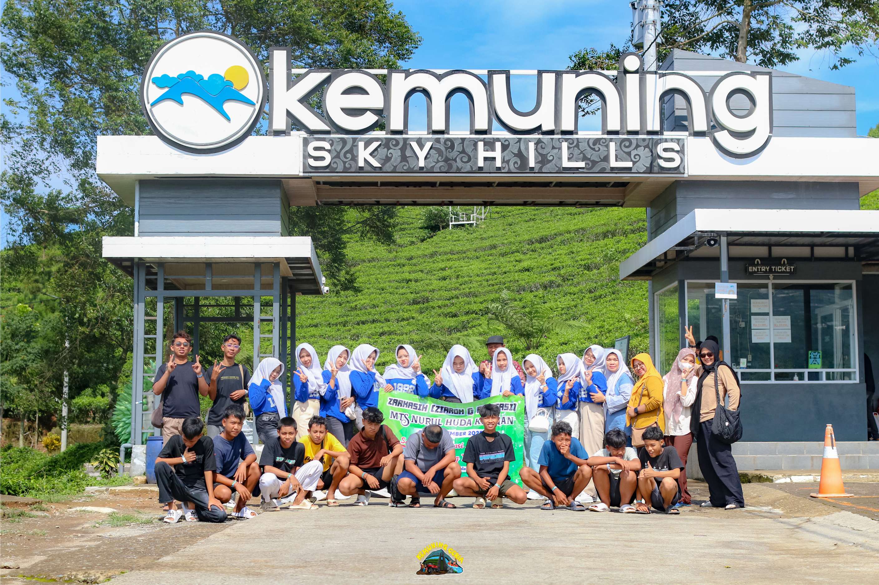 Kemuning Skyhills (Jembatan Kaca Kemuning)
