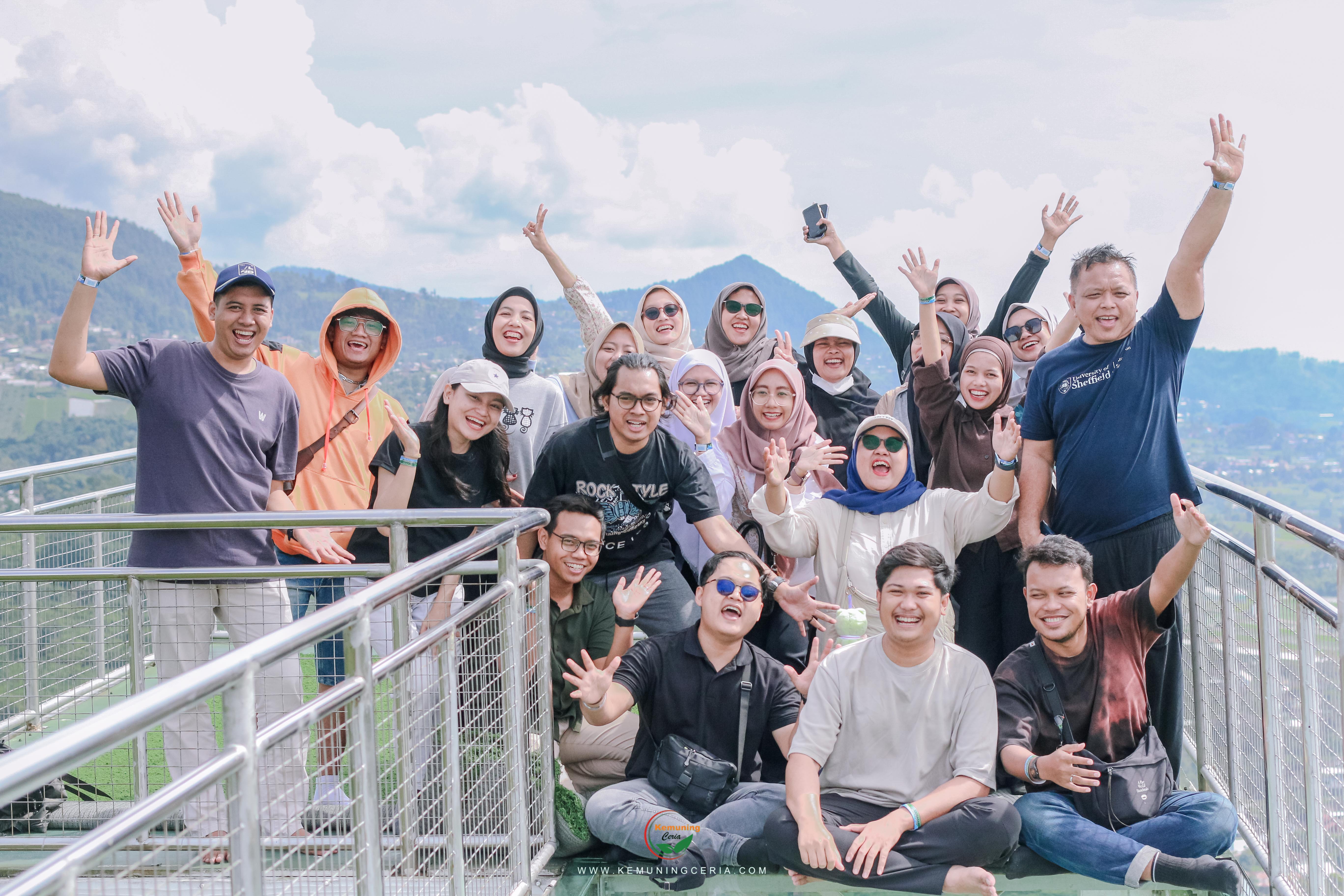 Destinasi Kemuning Skyhills (Jembatan Kaca Kemuning) di Kemuning Karanganyar